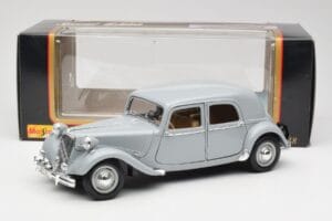 Citroen 15CV 6 Cyl Szürke Maisto 1:18 50313 Fém – 8. kép a 8-ből