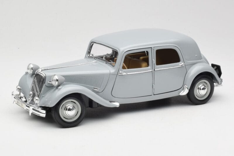 Citroen 15CV 6 Cyl Szürke Maisto 1:18 50313 Fém