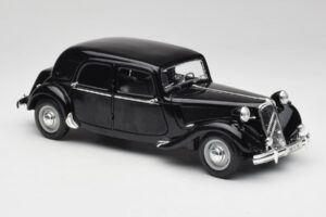 Citroen 15CV 6 Cyl Fekete Maisto 1:18 31821 Fém – 6. kép a 8-ből