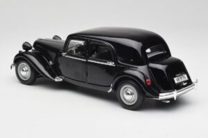 Citroen 15CV 6 Cyl Fekete Maisto 1:18 31821 Fém – 7. kép a 8-ből