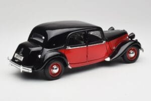 Citroen 15CV 6 Cyl Fekete & Piros Valmy Maisto 1:18 56009 Fém – 3. kép a 8-ből