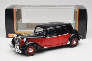 Citroen 15CV 6 Cyl Fekete & Piros Valmy Maisto 1:18 56009 Fém – 8. kép a 8-ből