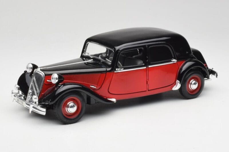Citroen 15CV 6 Cyl Fekete & Piros Valmy Maisto 1:18 56009 Fém