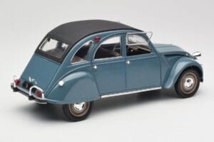 Citroen 2CV Bleu Nuit Solido 1:18 8028 Fém – 2. kép a 6-ből