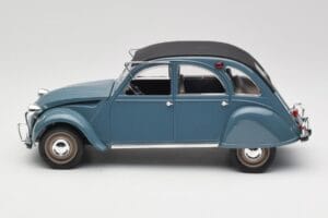 Citroen 2CV Bleu Nuit Solido 1:18 8028 Fém – 3. kép a 6-ből