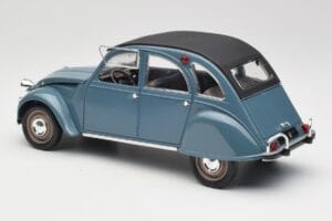 Citroen 2CV Bleu Nuit Solido 1:18 8028 Fém – 5. kép a 6-ből