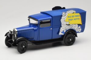 Citroen C4 F Pas de Pneus Trop Petit Kék Solido 1:18 151235-00 Fém