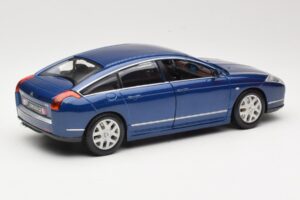 Citroen C6 Kék Bburago 1:18 18-12073 Fém – 3. kép a 8-ből