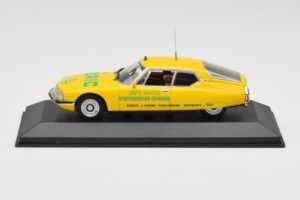 Citroen SM Maserati Unite Rapide d'Intervention Chimique Minichamps 1:43 400111091 Fém