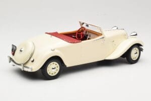 Citroen Traction Avant 11B Kabrió Krémszínű Norev 1:18 181440 Fém – 2. kép a 6-ből