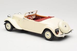 Citroen Traction Avant 11B Kabrió Krémszínű Norev 1:18 181440 Fém – 5. kép a 6-ből