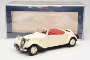 Citroen Traction Avant 11B Kabrió Krémszínű Norev 1:18 181440 Fém – 6. kép a 6-ből