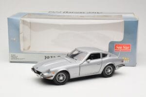 Datsun 240Z S30 Ezüst Sun Star 1:18 3503 Fém – 8. kép a 8-ből