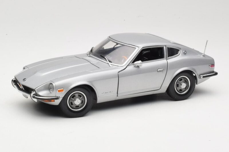 Datsun 240Z S30 Ezüst Sun Star 1:18 3503 Fém