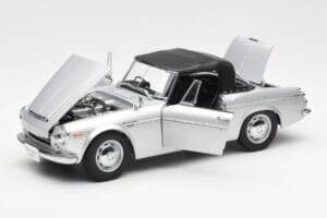 Datsun Fairlady 2000 SR311 Roadster Ezüst AUTOart 1:18 77432 Fém – 2. kép a 8-ből