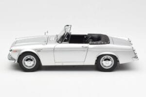 Datsun Fairlady 2000 SR311 Roadster Ezüst AUTOart 1:18 77432 Fém – 4. kép a 8-ből