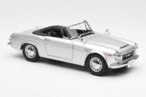Datsun Fairlady 2000 SR311 Roadster Ezüst AUTOart 1:18 77432 Fém – 6. kép a 8-ből