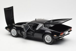 De Tomaso Pantera Fekete Kyosho 1:18 08851BK Fém – 5. kép a 8-ből