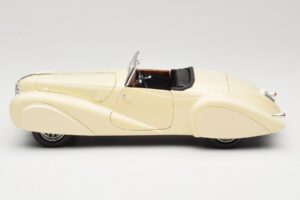 Delahaye Kabrió Krémszínű Guiloy 1:18 68580 Fém – 4. kép a 8-ből