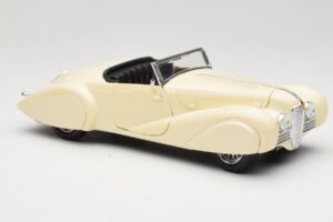 Delahaye Kabrió Krémszínű Guiloy 1:18 68580 Fém – 6. kép a 8-ből
