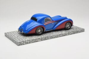 Delahaye Type 145 V12 Coupe Kék Piros Minichamps 1:18 107116121 Gyanta – 2. kép a 6-ből