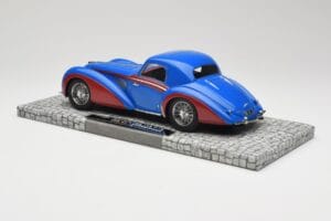 Delahaye Type 145 V12 Coupe Kék Piros Minichamps 1:18 107116121 Gyanta – 5. kép a 6-ből