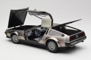 DeLorean DMC-12 LK Ezüst Sun Star 1:18 2701 Fém – 5. kép a 8-ből