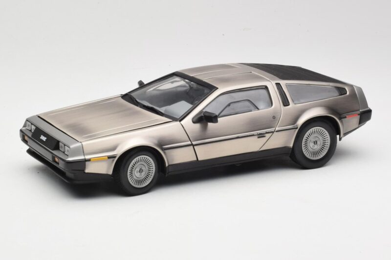 DeLorean DMC-12 LK Ezüst Sun Star 1:18 2701 Fém