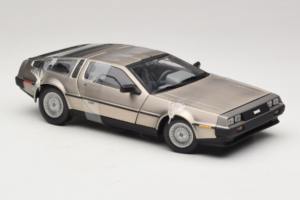 DeLorean DMC-12 Ezüst Sun Star 1:18 2703 Fém – 4. kép a 6-ből