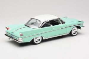 DeSoto Adventurer Zöld Road Signature 1:18 92738-R1 Fém – 3. kép a 8-ből