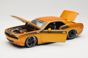Dodge Challenger Concept Arany Maisto 1:18 31320 Fém – 2. kép a 8-ből