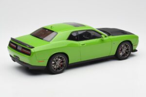 Dodge Challenger SRT Hellcat Zöld GT Spirit 1:18 GT168 Gyanta – 2. kép a 6-ből