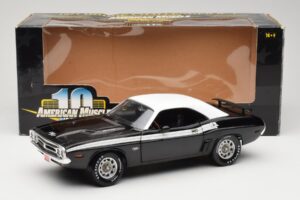 Dodge Challenger R/T Fekete & Fehér ERTL 1:18 36549 Fém – 8. kép a 8-ből