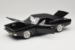 Dodge Charger R/T Steve McQueen Bullitt Movie Greenlight 1:18 12839 Fém – 2. kép a 8-ből