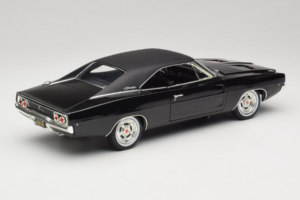 Dodge Charger R/T Steve McQueen Bullitt Movie Greenlight 1:18 12839 Fém – 3. kép a 8-ből