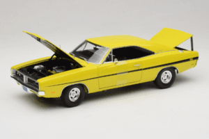 Dodge Charger R/T Sárga Dirty Mary Crazy Larry Auto World 1:18 AWSS101/06 Fém – 2. kép a 8-ből