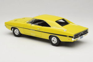 Dodge Charger R/T Sárga Dirty Mary Crazy Larry Auto World 1:18 AWSS101/06 Fém – 7. kép a 8-ből
