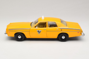 Dodge Monaco Taxi Rocky III GreenLight 1:18 19111 Fém – 4. kép a 8-ből