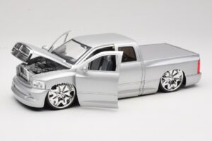 Dodge Ram Tuned Ezüst Jada 1:18 63162-SM Fém – 2. kép a 8-ből