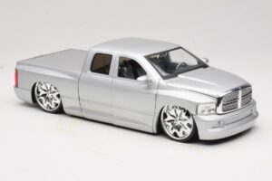 Dodge Ram Tuned Ezüst Jada 1:18 63162-SM Fém – 6. kép a 8-ből