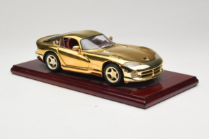 Dodge Viper GTS Gold Plated 23K Maisto 1:18 GP001 Fém – 6. kép a 8-ből