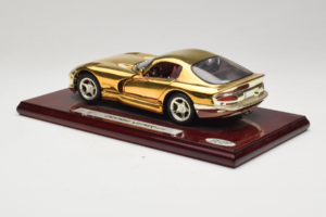 Dodge Viper GTS Gold Plated 23K Maisto 1:18 GP001 Fém – 7. kép a 8-ből