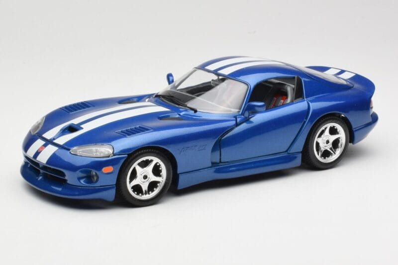 Dodge Viper GTS SR II Kék Fehér Csíkokkal Bburago 1:18 3330 Fém