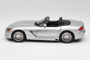 Dodge Viper SRT-10 Bright Ezüst Bburago 1:18 34908 Fém – 4. kép a 8-ből