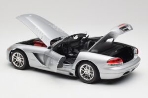 Dodge Viper SRT-10 Bright Ezüst Bburago 1:18 34908 Fém – 5. kép a 8-ből