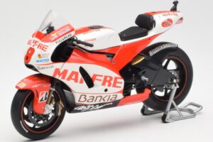 Ducati Desmosedici GP11 #8 H. Barbera Ducati MotoGP Team MotoGP 2011 Minichamps 1:12 123110008 Fém – 2. kép a 6-ből