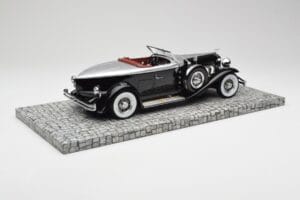 Duesenberg Model J Torpedo Disappearing Top Convertible Coupe Ezüst Fekete Minichamps 1:18 107150431 Gyanta – 2. kép a 6-ből