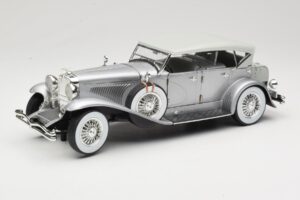Duesenberg SJ Ezüst GreenLight 1:18 13525 Fém