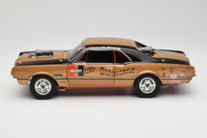 Oldsmobile 442 Hurst Hairy Olds Twin-Engine 4WD 1966 Highway 61 1:18 50089 Fém – 4. kép a 8-ből