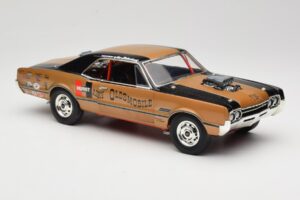 Oldsmobile 442 Hurst Hairy Olds Twin-Engine 4WD 1966 Highway 61 1:18 50089 Fém – 6. kép a 8-ből